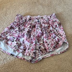 Lululemon tracker shorts